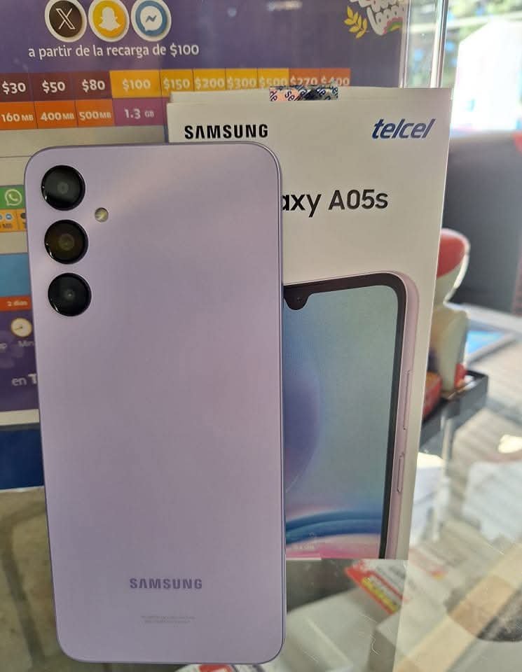Celular Samsung A05S en color lavanda